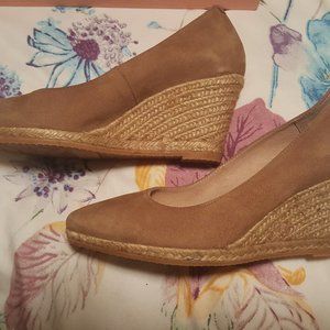 Eric Michael Teva Taupe Pumps